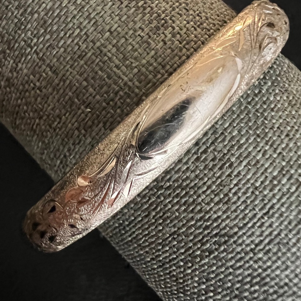 Vintage Sterling Silver Engraved Hinged Bangle Bracelet Size 7 Floral Etched